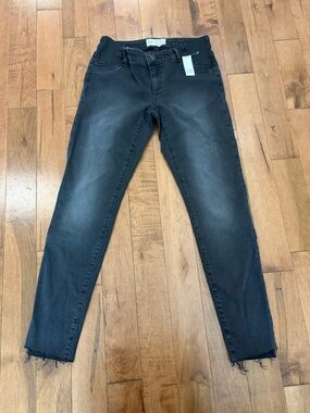 NWT GAP Maternity Black Straight Leg Jeans Size 29 Regular
